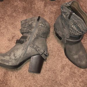 Women’s gray booties size 12